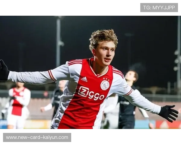 阿贾克斯补强边路冲击力