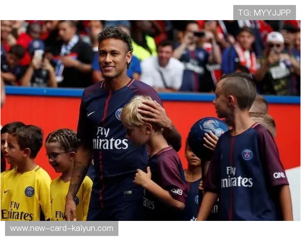 内马尔穿透式直塞送给队友黄金机会